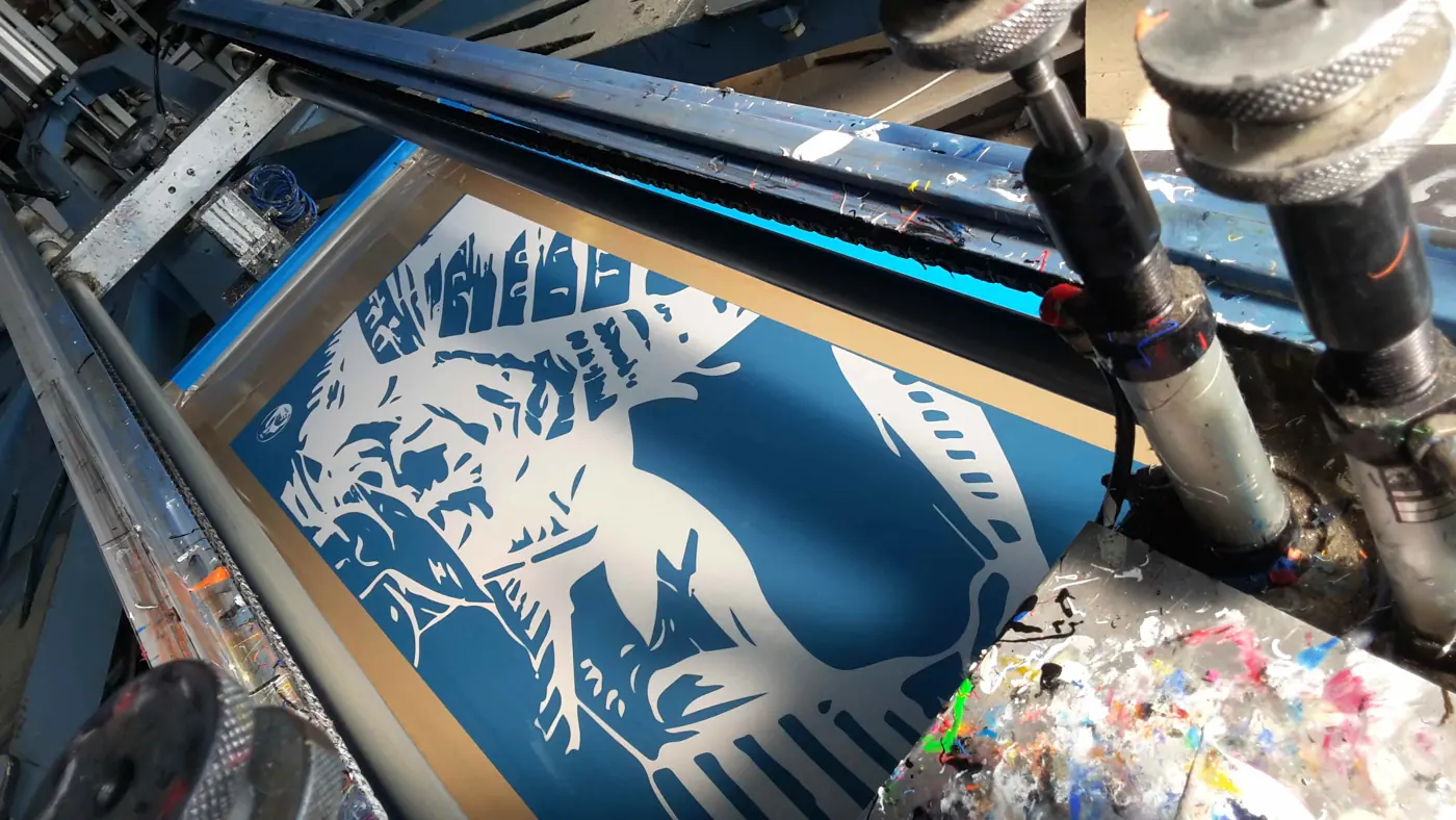 Laboratorio: Giostra serigrafica con telaio inchiostrato