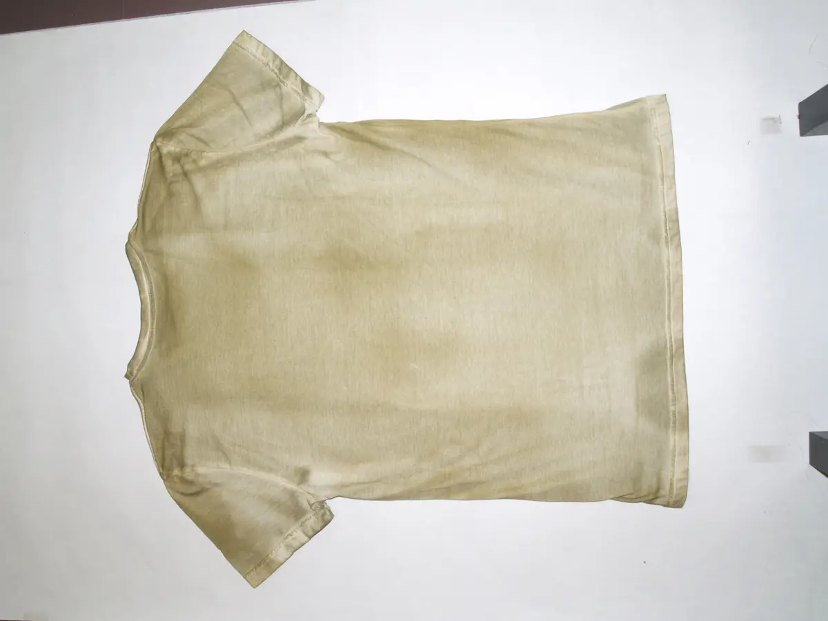 Finissaggio: Retro t-shirt tinta capo sfumata