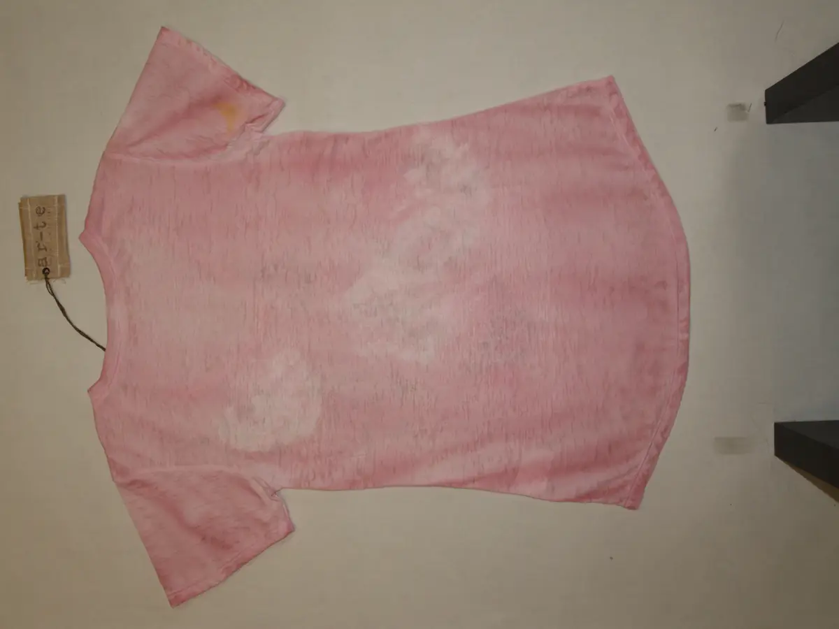 Finissaggio: Retro t-shirt rosa sfumata