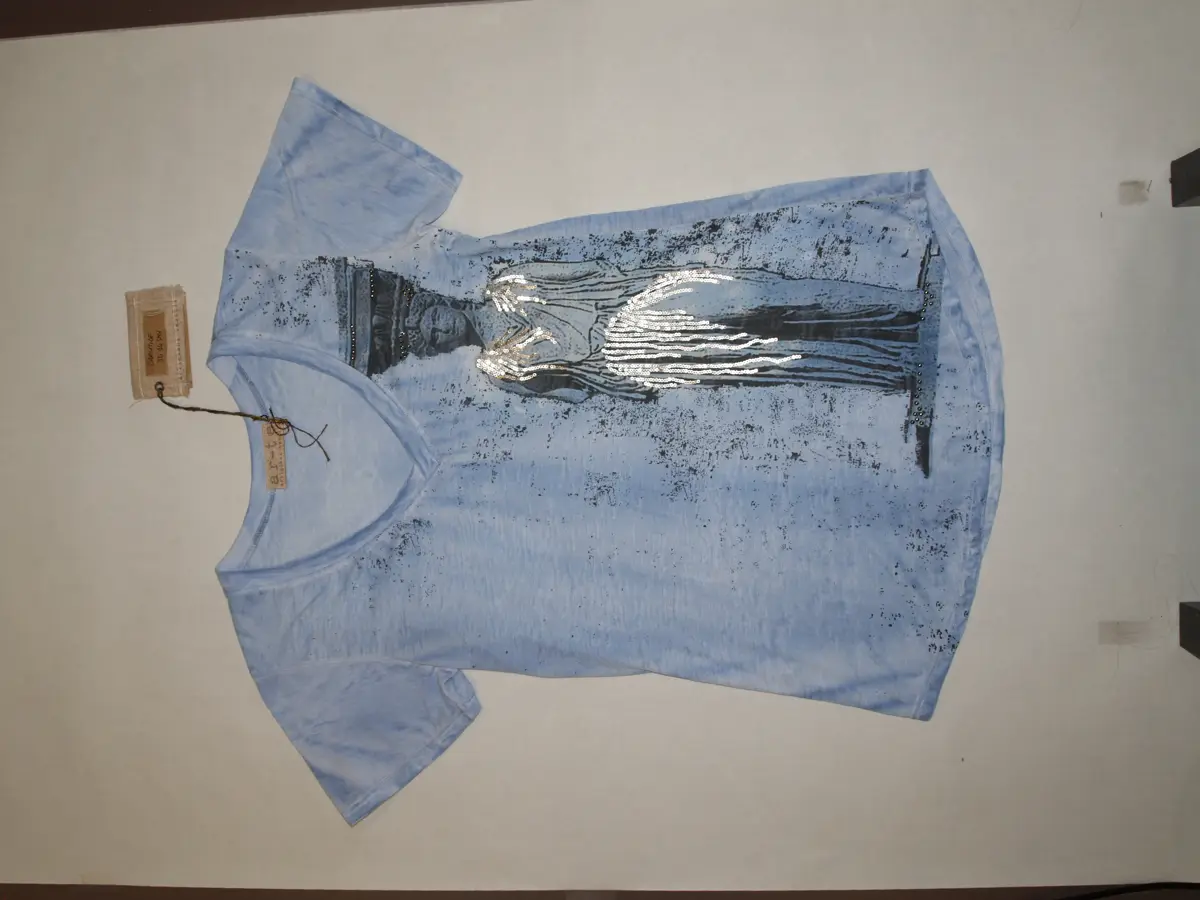 Stampa su capo: T-shirt azzurra statua con foil argento